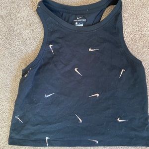 Nike Women’s Crop top
